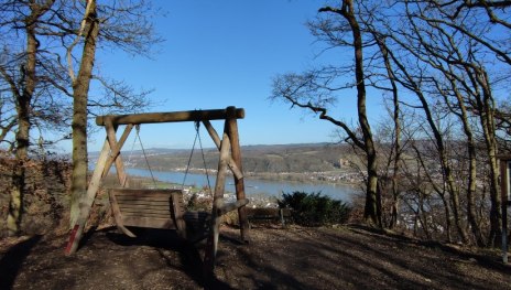 Wanderschaukel ,,Auf dem Hahn" mit Aussicht ins Mittelrheintal | © Sabrina Neihs, Romantischer Rhein Tourismus GmbH