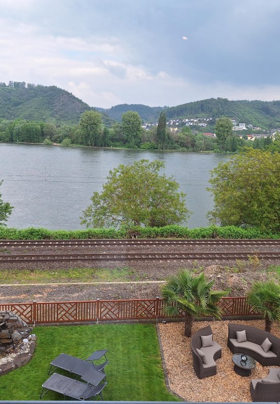Ausblick von der Ferienwohnung ins Rheintal | © Tourist-Info Erlebnis Rheinbogen