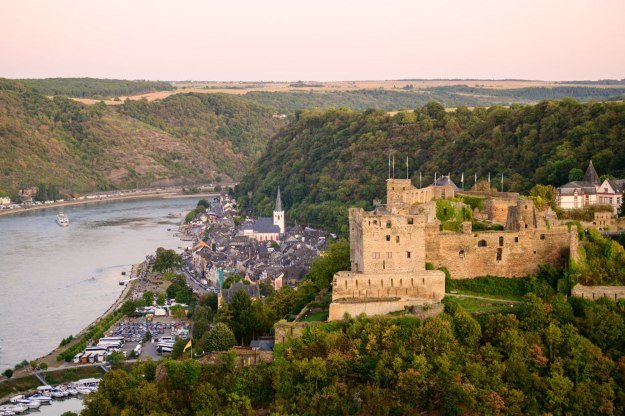 Burg Rheinfels im Abendlicht | © Dominik Ketz / Rheinland-Pfalz Tourismus GmbH