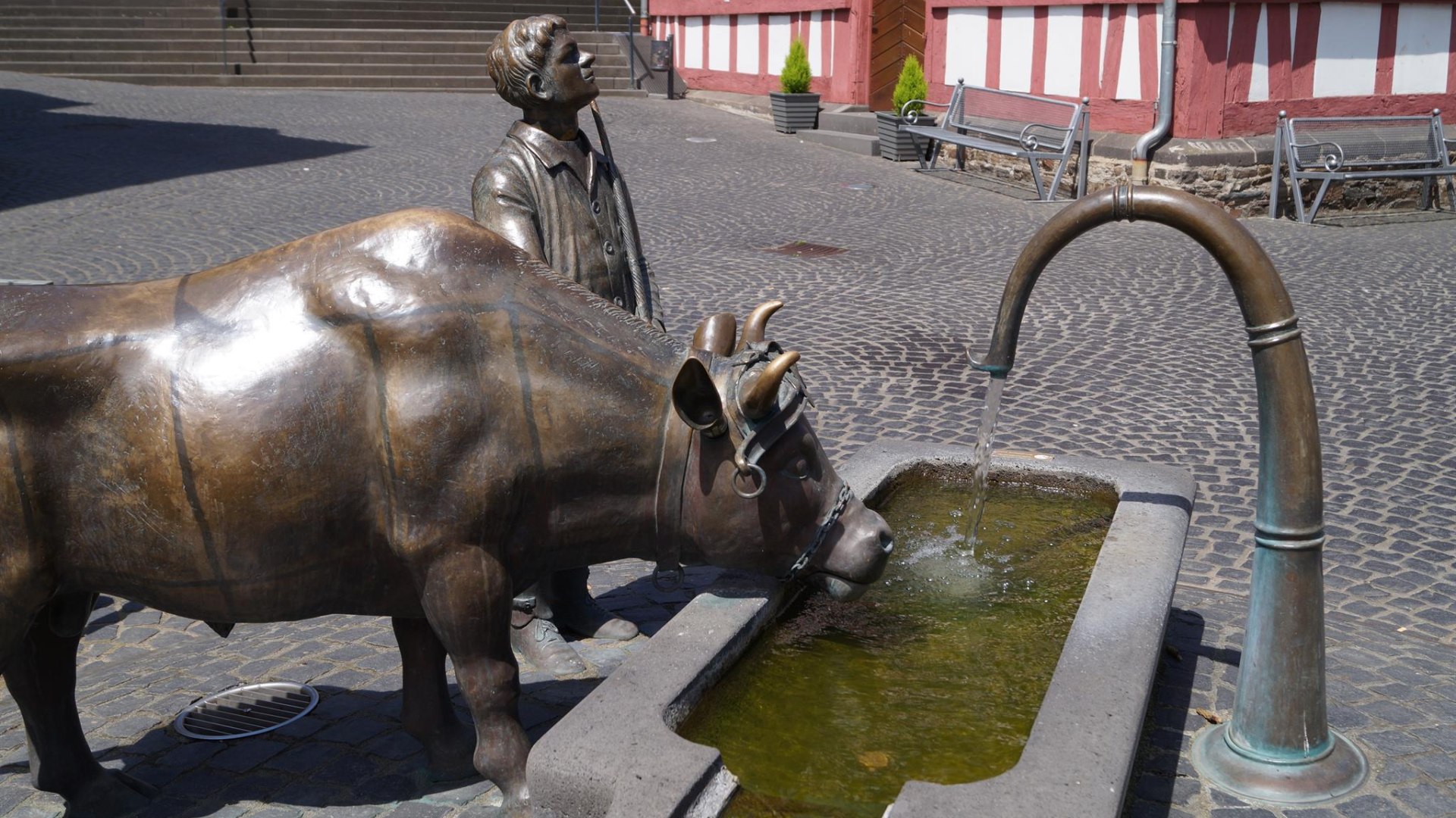 Ochsenbrunnen Marktplatz | © Touirst-Information Erlebnis Rheinbogen