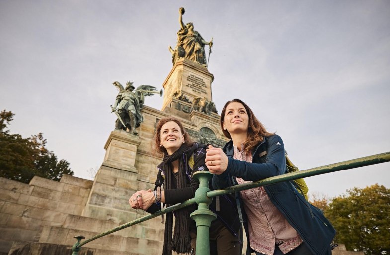 Wandern zum Niederwalddenkmal | © Marco Rothbrust-Romantischer Rhein Tourismus GmbH