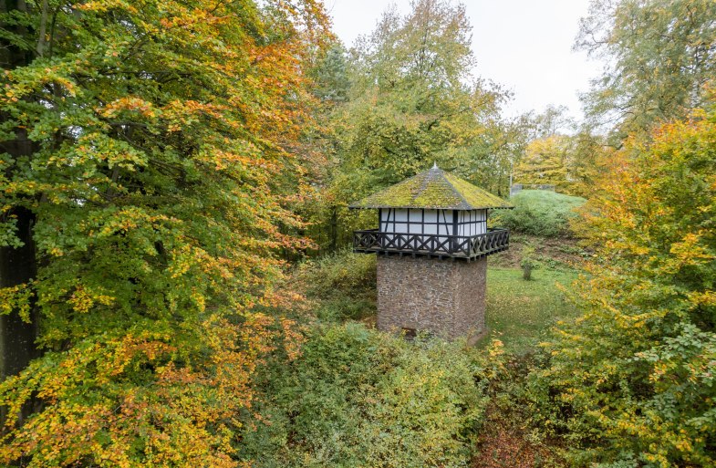 Römerturm im Herbst | © Andreas Pacek, fototour-deutschland.de